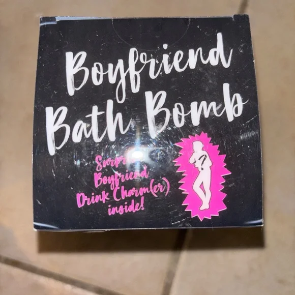 Boyfriend Bath Bombs Onyx Bathhouse Black Cherry Scented Stemless Wineglass - Picture 6 of 6